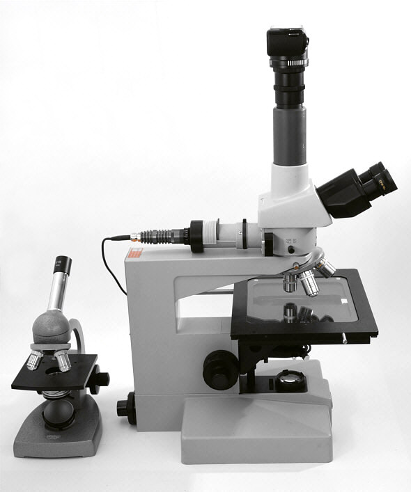[ Enuro 3755 vs. Nikon Optiphot 66 ]